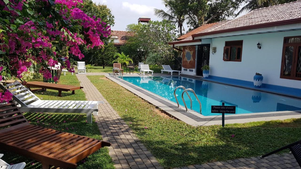 Lioni Holidays Villa Негомбо Екстериор снимка