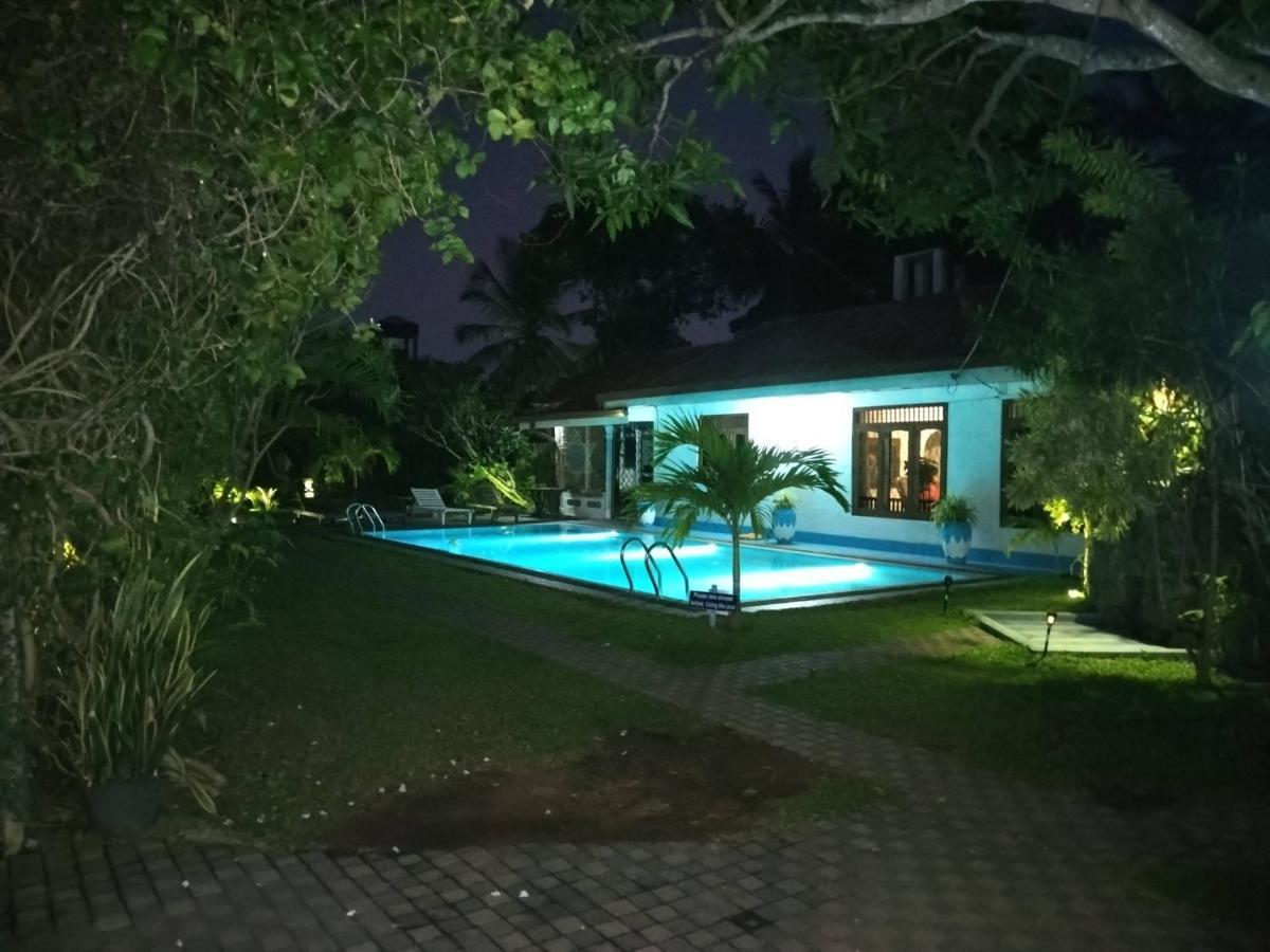 Lioni Holidays Villa Негомбо Екстериор снимка
