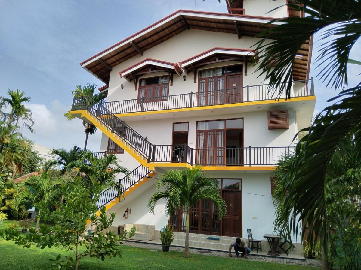 Lioni Holidays Villa Негомбо Екстериор снимка
