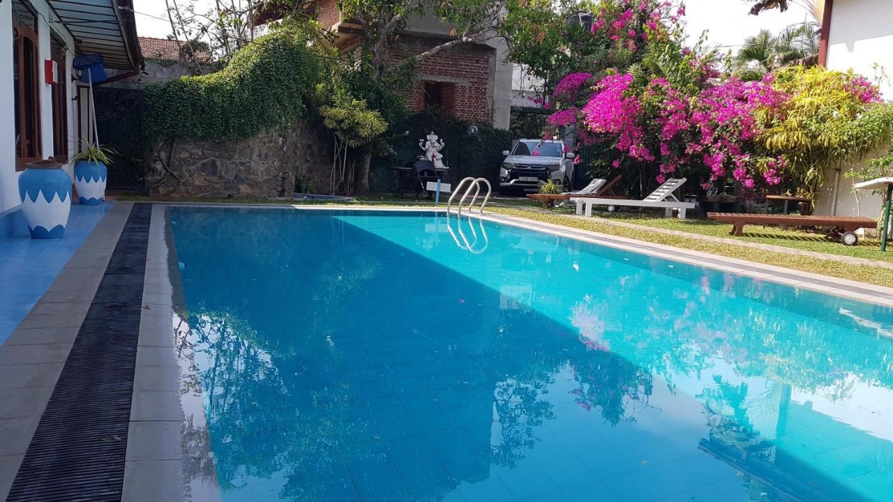 Lioni Holidays Villa Негомбо Екстериор снимка
