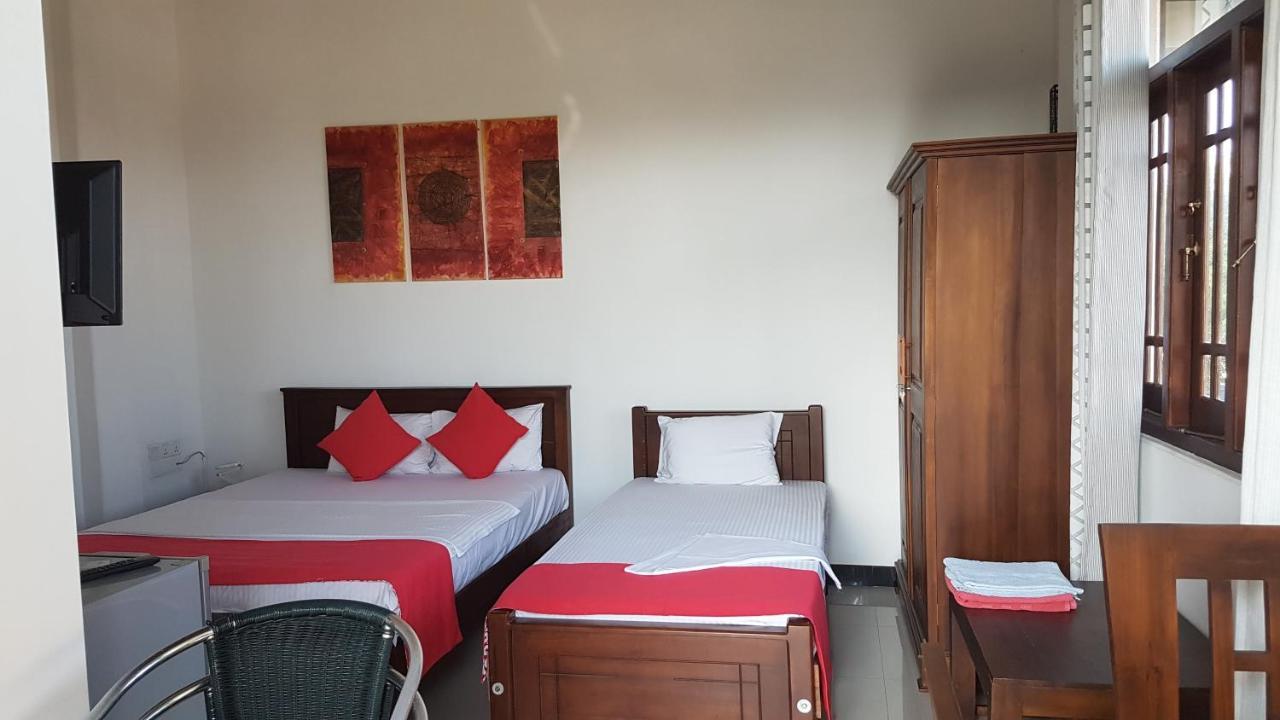 Lioni Holidays Villa Негомбо Екстериор снимка