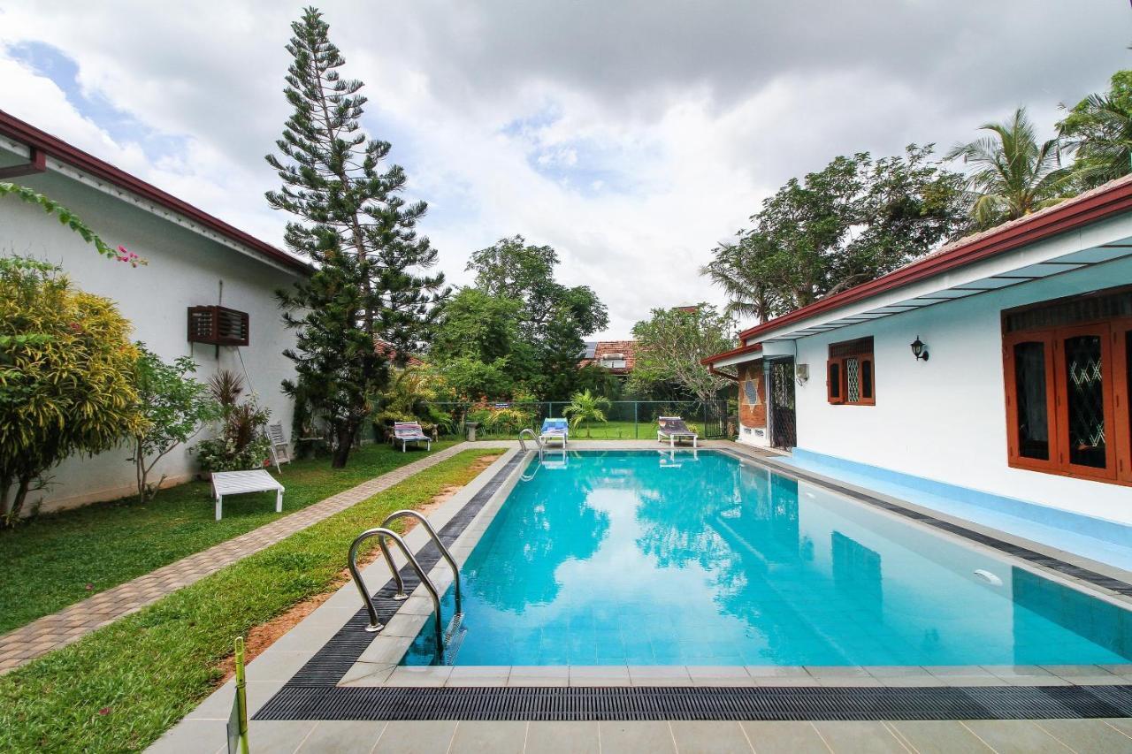 Lioni Holidays Villa Негомбо Екстериор снимка