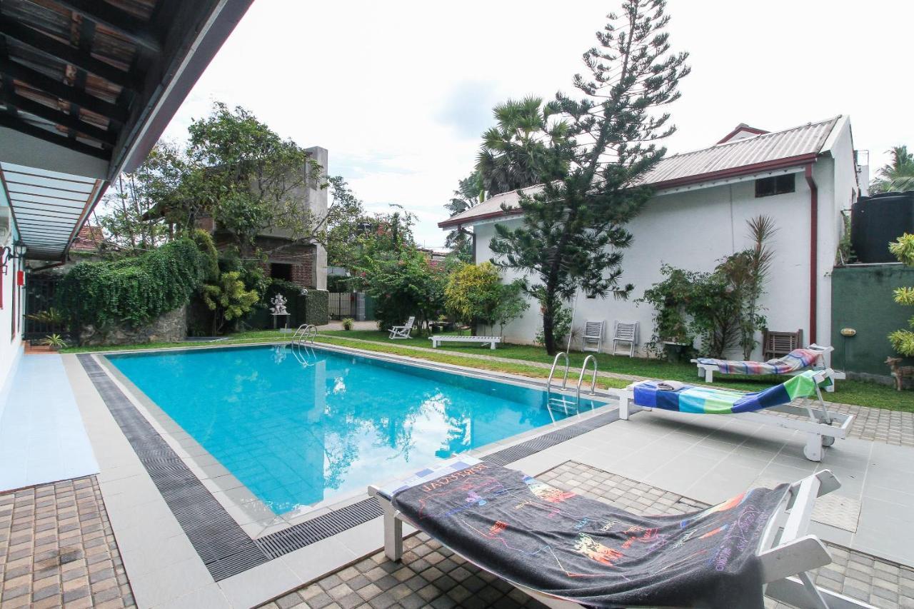 Lioni Holidays Villa Негомбо Екстериор снимка